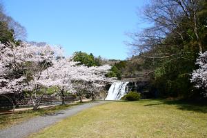 滝水辺公園02