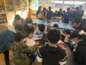 江川小のぼり旗制作の様子3
