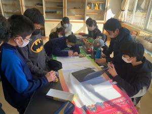 江川小のぼり旗制作の様子4