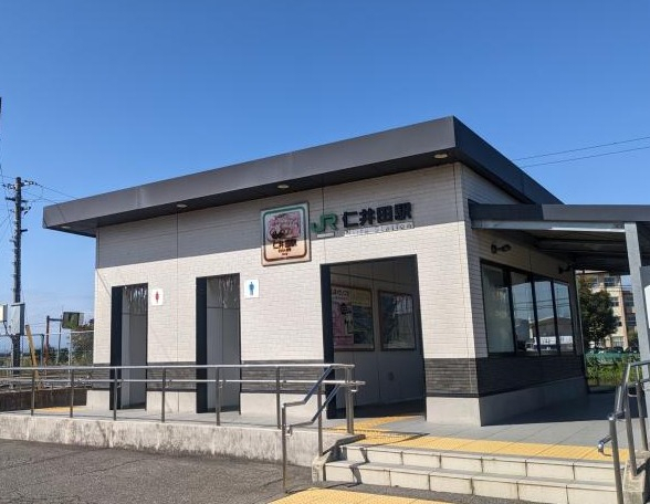 仁井田駅舎