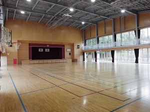 荒川小学校体育館アリーナ
