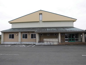 七合小学校体育館外観
