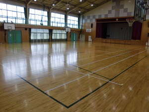 七合小学校体育館アリーナ